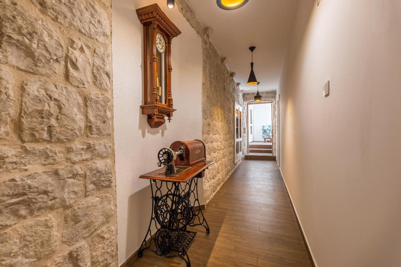 Aparthotel Vintage House Al Pozzo Hvar Town Exterior foto