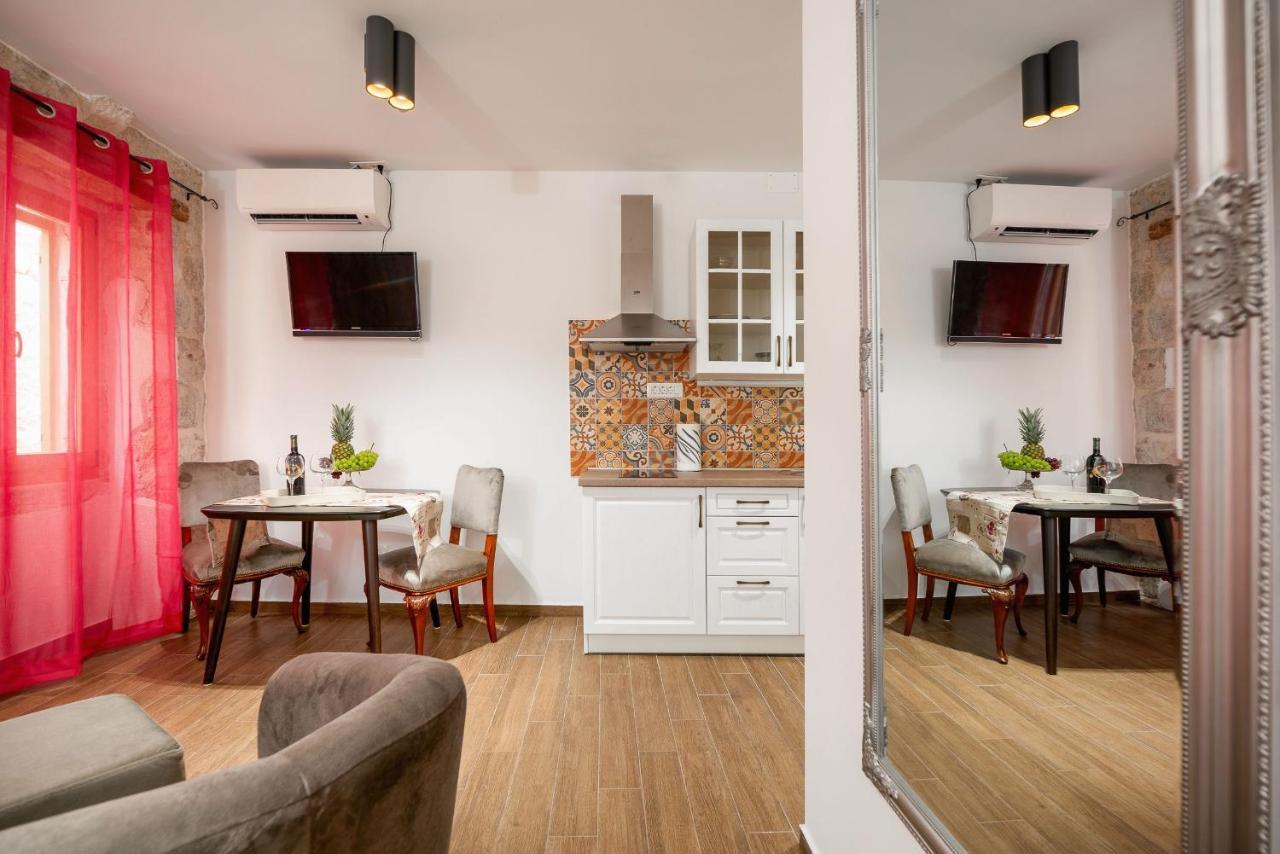 Aparthotel Vintage House Al Pozzo Hvar Town Exterior foto