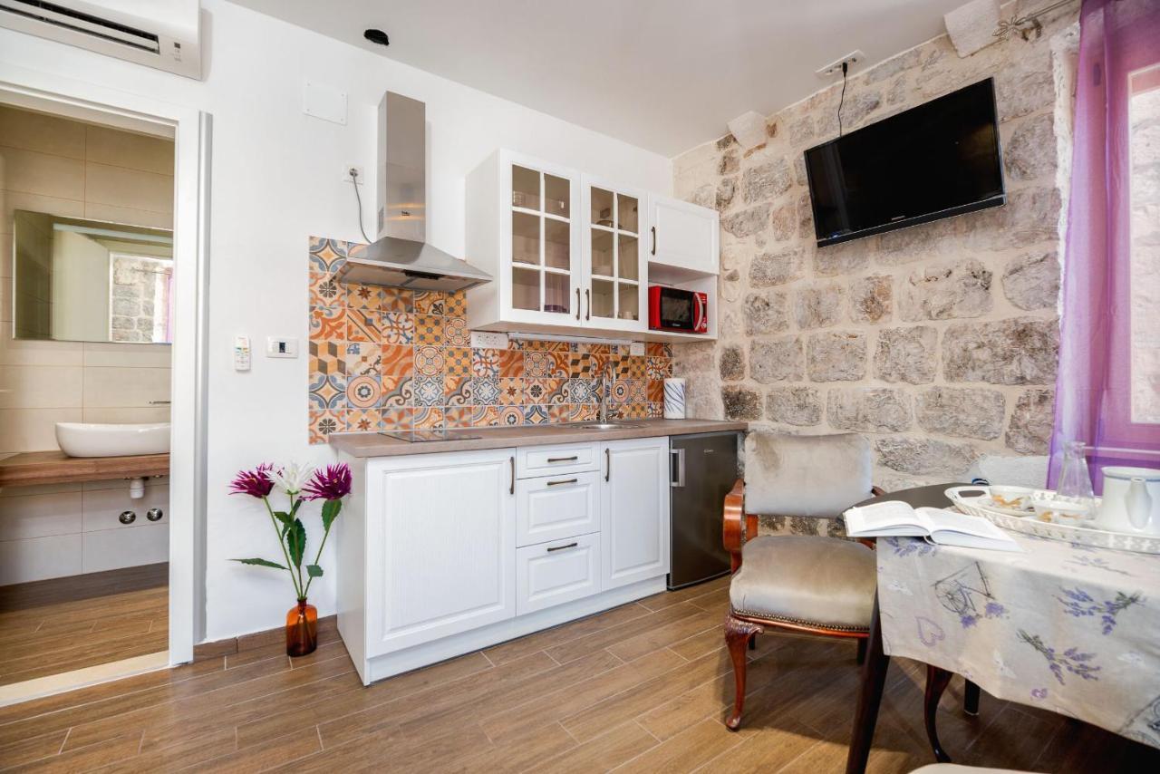 Aparthotel Vintage House Al Pozzo Hvar Town Exterior foto